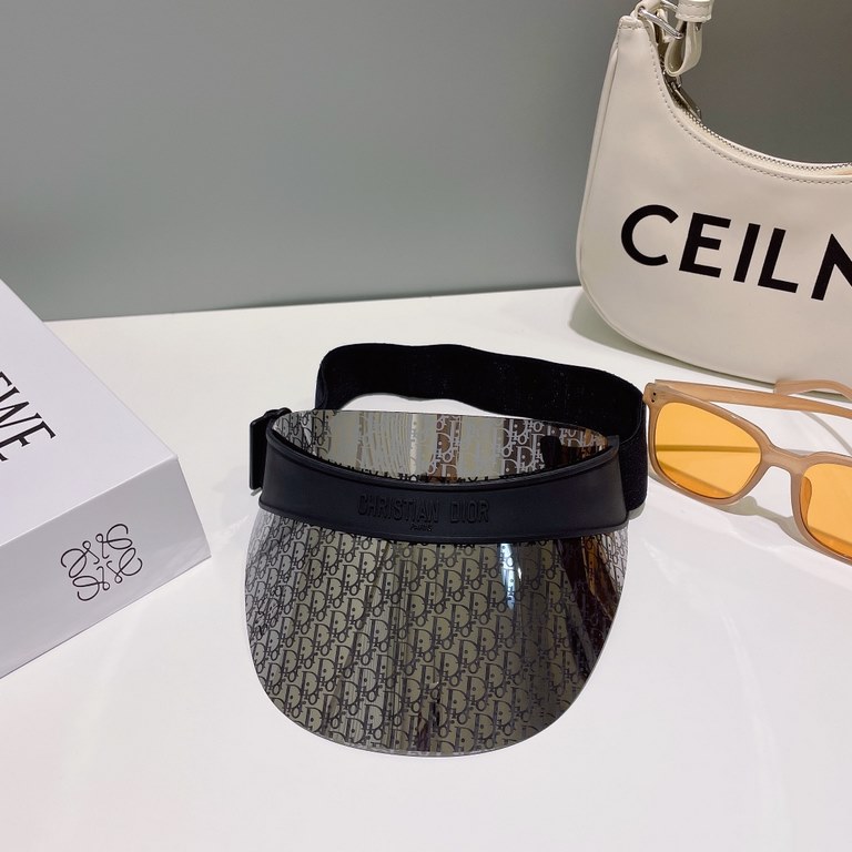 In stock in seconds The explosive eyeglasses cap has finally arrived!dior sun hat The revolution in summer!The only one fashionable sun hat, block UV block black spots, save the skin new weapon, but also so fashionable a