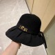 with dust bag [Dior Dior] 2023 spring and summer models of simple splicing slanting fisherman's hat, the big models are super good with the big brands, hurry to get it!