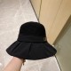 with dust bag [Dior Dior] 2023 spring and summer models of simple splicing slanting fisherman's hat, the big models are super good with the big brands, hurry to get it!