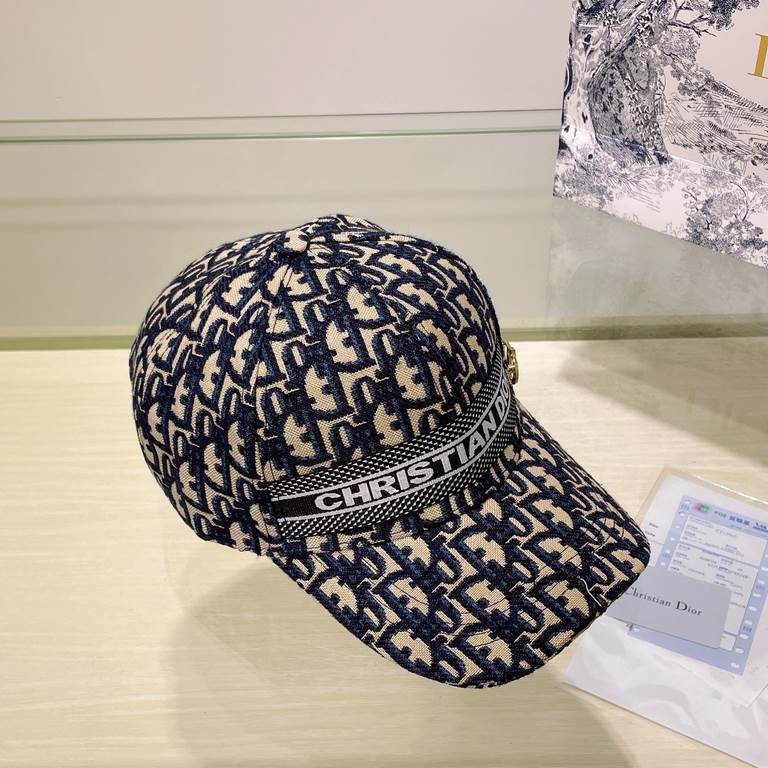 [DIOR Dior] new embroidered simple models of baseball caps, new shipments, big models are super good with, hurry to get!