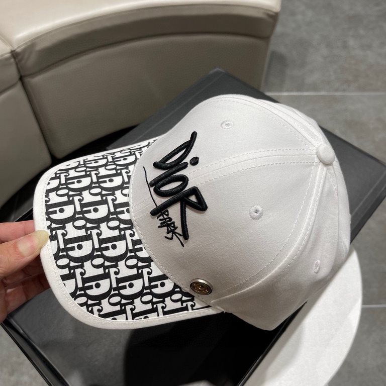 [DIOR Dior] 2023 spring and summer new walk simple baseball cap  , new shipments, big models super good with, hurry to get!