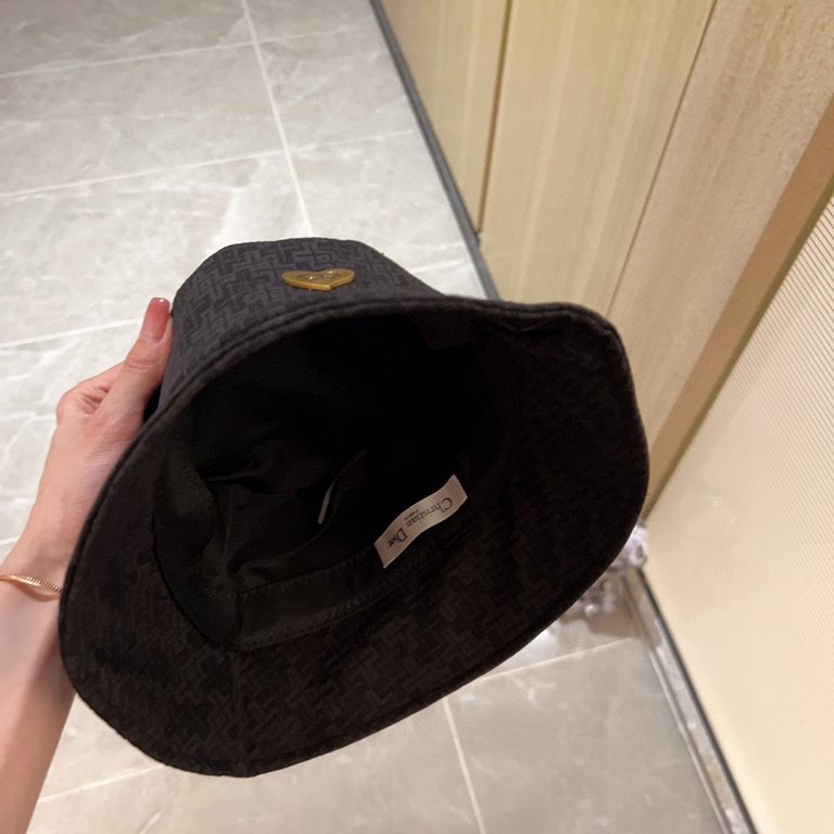 with dust bag [DIOR Dior] 2023 spring and summer models of simple heart-shaped logo models fisherman hat, big models super good with, hurry to get!