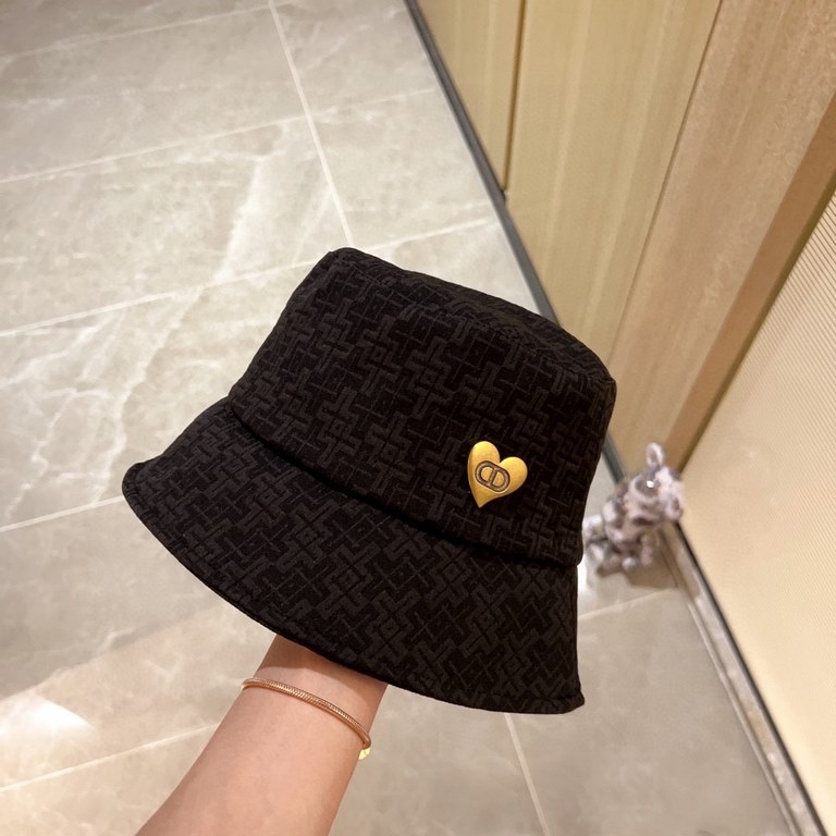 with dust bag [DIOR Dior] 2023 spring and summer models of simple heart-shaped logo models fisherman hat, big models super good with, hurry to get!