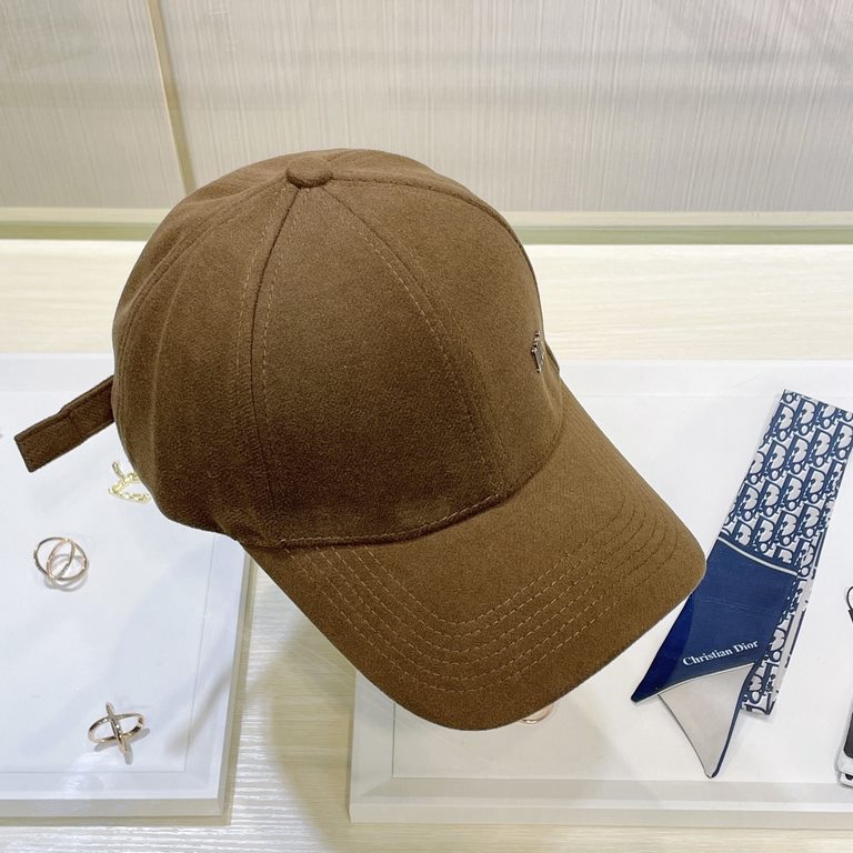 Dior Dior baseball cap beautiful Simple atmosphere  fashion generous low-profile luxury Sun protection, fashion both, hundred models Pro, hurry to get it You deserve it! Adjustable size!