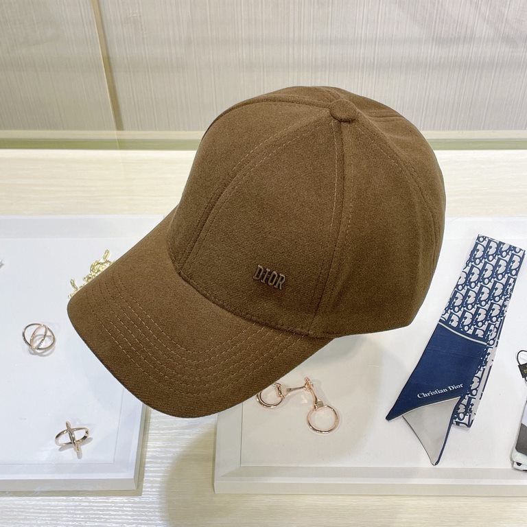 Dior Dior baseball cap beautiful Simple atmosphere  fashion generous low-profile luxury Sun protection, fashion both, hundred models Pro, hurry to get it You deserve it! Adjustable size!