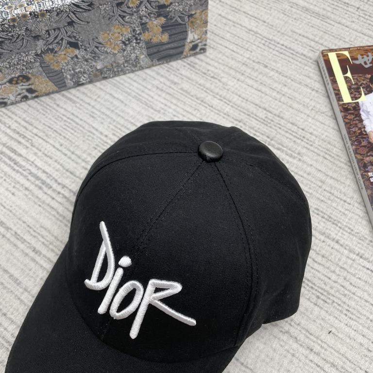 BatchOriginal single version! RecommendedDIOR Dior new embroidered letters canvas baseball cap, recently asked for a super one, fashion simple black and white, personalized irregular letters, light luxury fashion, men an