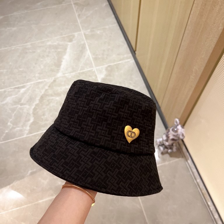 with dust bag [DIOR Dior] 2023 spring and summer models of simple heart-shaped logo models fisherman hat, big models super good with, hurry to get!