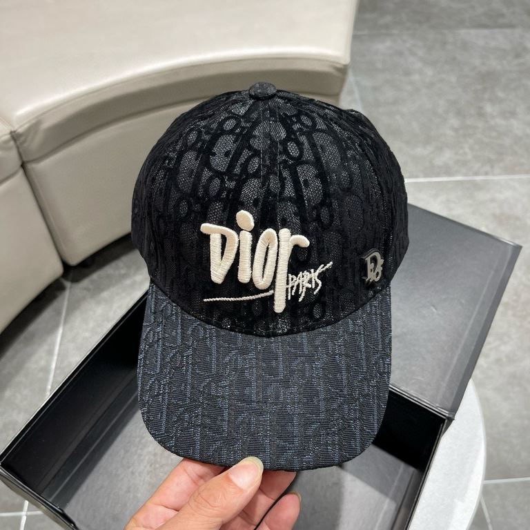 Dior (Dior) new original single baseball cap, Christian Dior silkscreen, retro flavor, counter out-of-stock popular, 11 open mold customized, original canvas material light and breathable! Awesome quality, base head circ