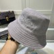 Dior (Dior) official website with the same fall models fisherman hat latest models of superb quality materials, details of workmanship is particularly exquisite, counter quality, on the head effect is excellent!