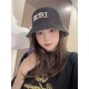 Dior Dior    official website of the latest double-sided full print Dior logo fisherman's hat, sunscreen index is super high, do not show the face is small, there is a type is not floppy, can be folded at will, easy to c