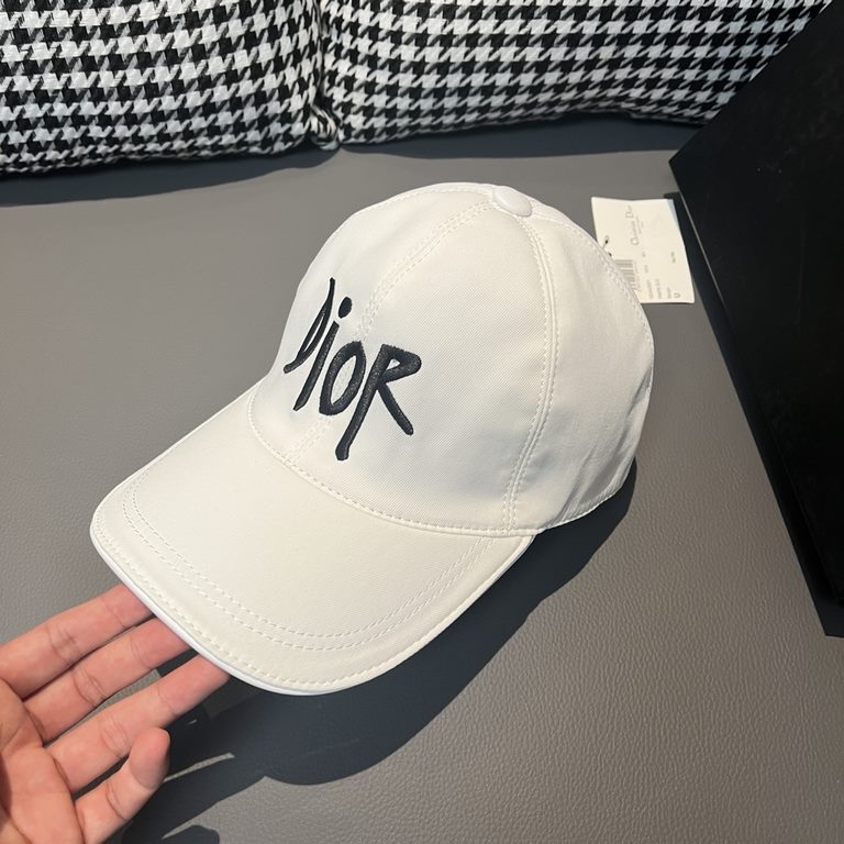 Dior baseball cap, Dior embroidery.With box cloth bag, Dior (Dior) new original single baseball cap, Dior embroidery, net red stars with the same models, 11 open mold customized, cotton fabric   head layer cowhide, cotto