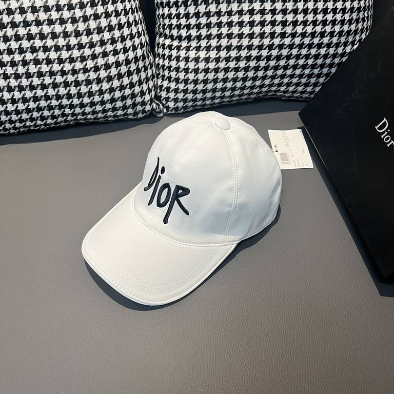 Dior baseball cap, Dior embroidery.With box cloth bag, Dior (Dior) new original single baseball cap, Dior embroidery, net red stars with the same models, 11 open mold customized, cotton fabric   head layer cowhide, cotto