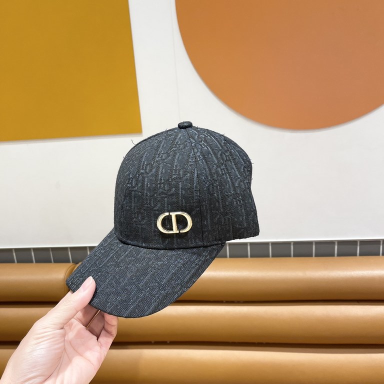 Dior Dior baseball cap   beautiful   simple atmosphere  fashionable and generous   low-key luxury   sunscreen, fashionable both, versatile models     pro, hurry up to get it   you deserve it! Adjustable size!