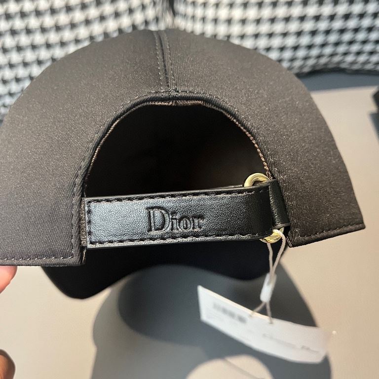 Dior baseball cap, Dior embroidery.With box cloth bag, Dior (Dior) new original single baseball cap, Dior embroidery, net red stars with the same models, 11 open mold customized, cotton fabric   head layer cowhide, cotto