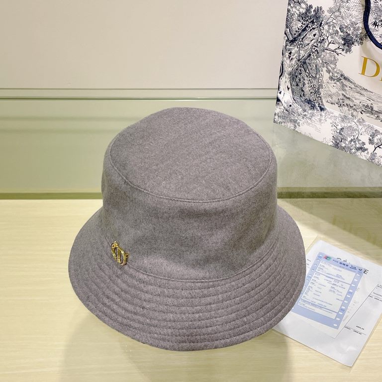 Dior Dior   fall and winter new embroidered letters logo double-sided fisherman's hat, awesome quality, deepen the cap more temperament, this season's explosive models