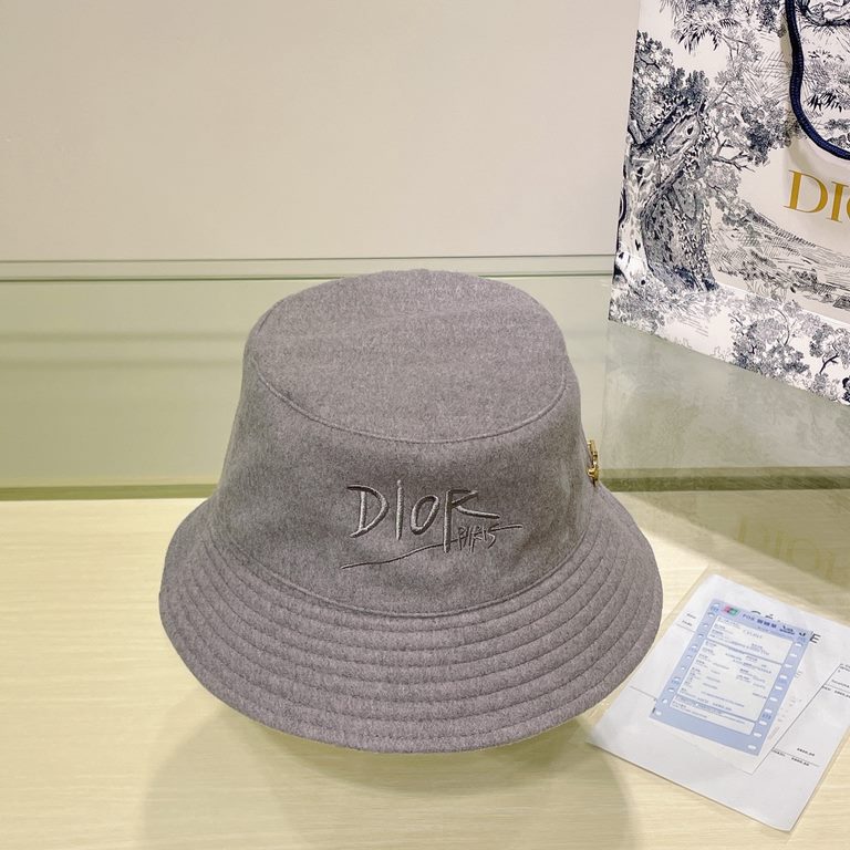 Dior Dior   fall and winter new embroidered letters logo double-sided fisherman's hat, awesome quality, deepen the cap more temperament, this season's explosive models