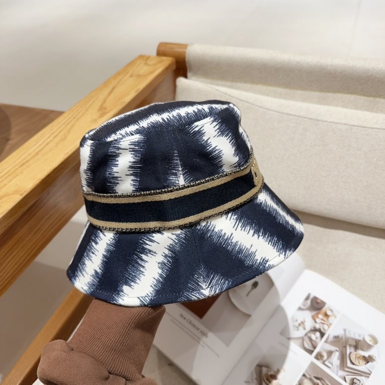 Dior (Dior) new original single fisherman's hat, exquisite pure also style very feeling, very cool and very stylish, counter out of stock popular, the quality is super!