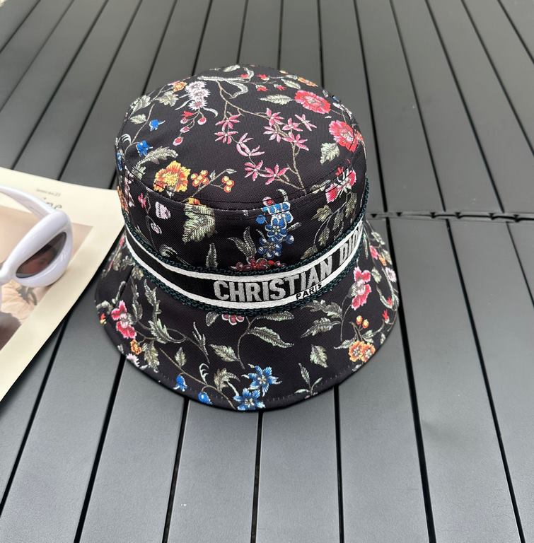 Dior Dior new original single fisherman's hat, exquisite pure also grunge very feeling, very cool and stylish, counter out of stock popular, the quality is super!