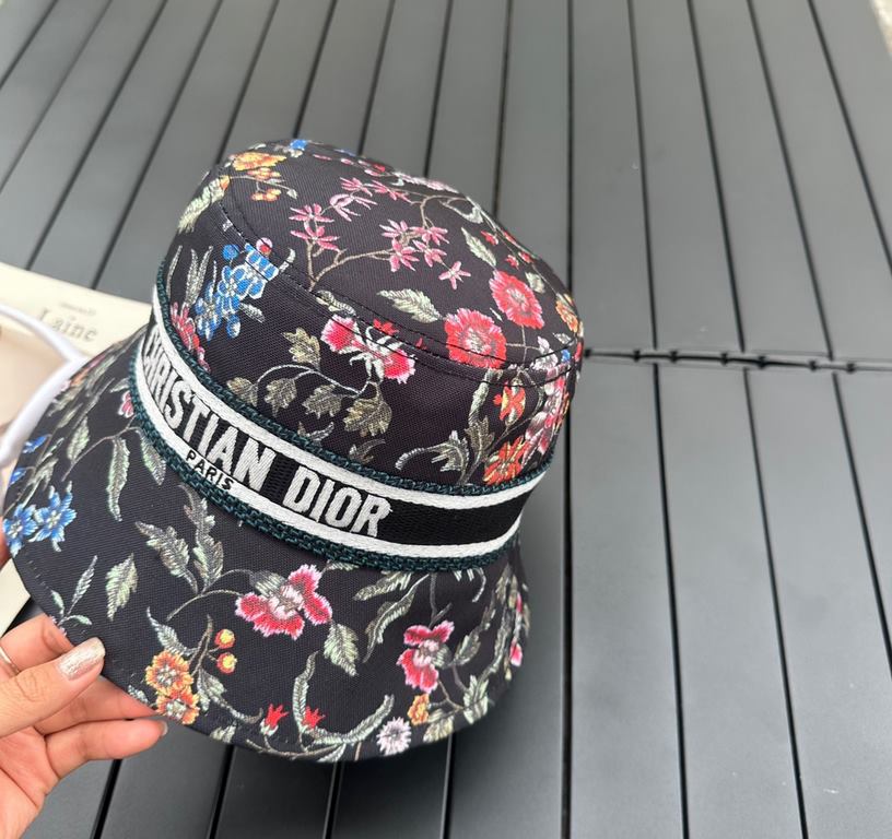 Dior Dior new original single fisherman's hat, exquisite pure also grunge very feeling, very cool and stylish, counter out of stock popular, the quality is super!