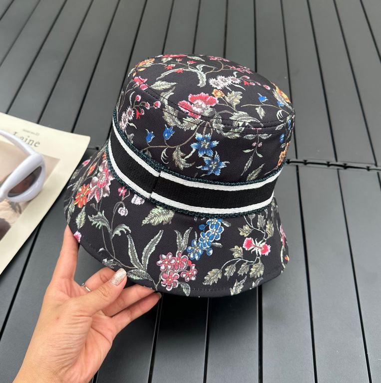 Dior Dior new original single fisherman's hat, exquisite pure also grunge very feeling, very cool and stylish, counter out of stock popular, the quality is super!