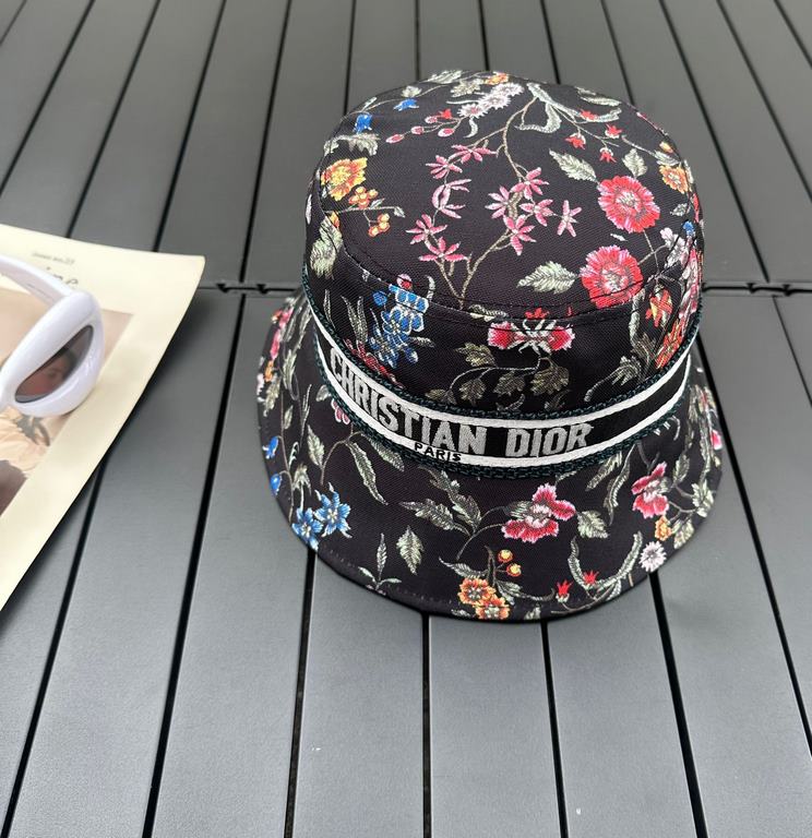 Dior Dior new original single fisherman's hat, exquisite pure also grunge very feeling, very cool and stylish, counter out of stock popular, the quality is super!