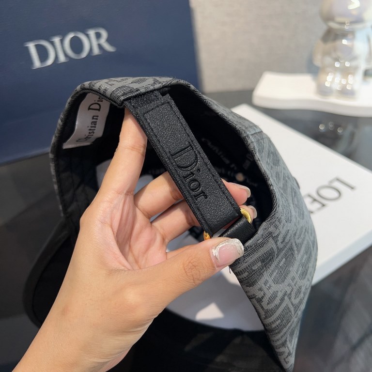 Special  Dior Hat must-have         ~!It's a great way to look good and add the finishing touch to your everyday outfit.It's a great way to protect your face from the wind and rain  .Functionality decorative are absolute