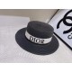 Dior's new flat top bowler hat  Practical high value beauty, summer is the need for cool colors, theSuper beautiful flat top shade concave modeling tool, PP grass shade with good!Material 100% grassHead circumference 57c