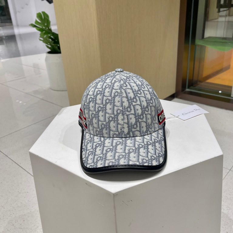 Dior Dior baseball cap   beautiful   simple atmosphere  fashionable and generous   low-key luxury   sunscreen, fashionable both, versatile models     pro, hurry up to get it   you deserve it! Adjustable size!