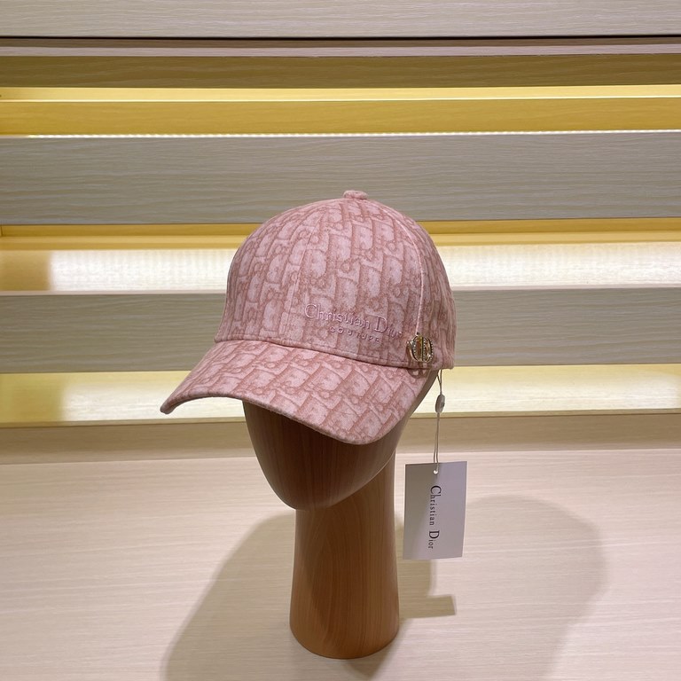 Dior Dior   new leather wrapped design old flower letters logo baseball cap, quality is awesome, deepen the cap more temperament, this season's explosive models!