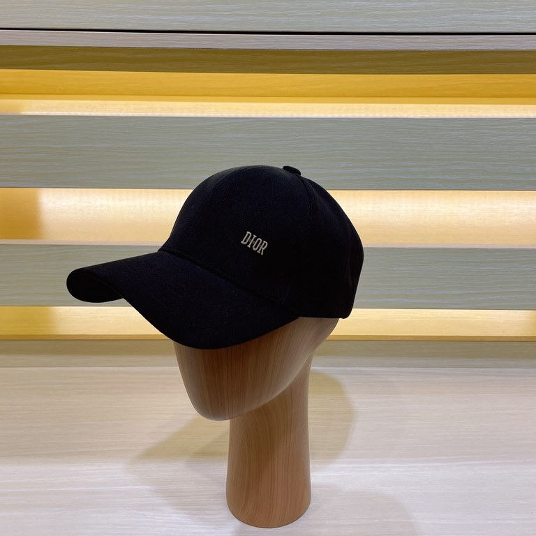 Dior Dior baseball cap beautiful Simple atmosphere  fashion generous low-profile luxury Sun protection, fashion both, hundred models Pro, hurry to get it You deserve it! Adjustable size!