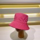 Dior Dior    official website of the latest double-sided full print Dior logo fisherman's hat, sunscreen index is super high, especially show a small face, shaped not floppy, can be folded at will, easy to carry