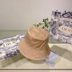 Dior Dior    official website of the latest double-sided full print Dior logo fisherman's hat, sunscreen index is super high, especially show a small face, shaped not floppy, can be folded at will, easy to carry