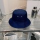 Dior Dior classic double-sided embroidery pop-up fisherman hat, high quality, non-market ordinary version, fine workmanship details, simple and generous, counter synchronization, pop-up!