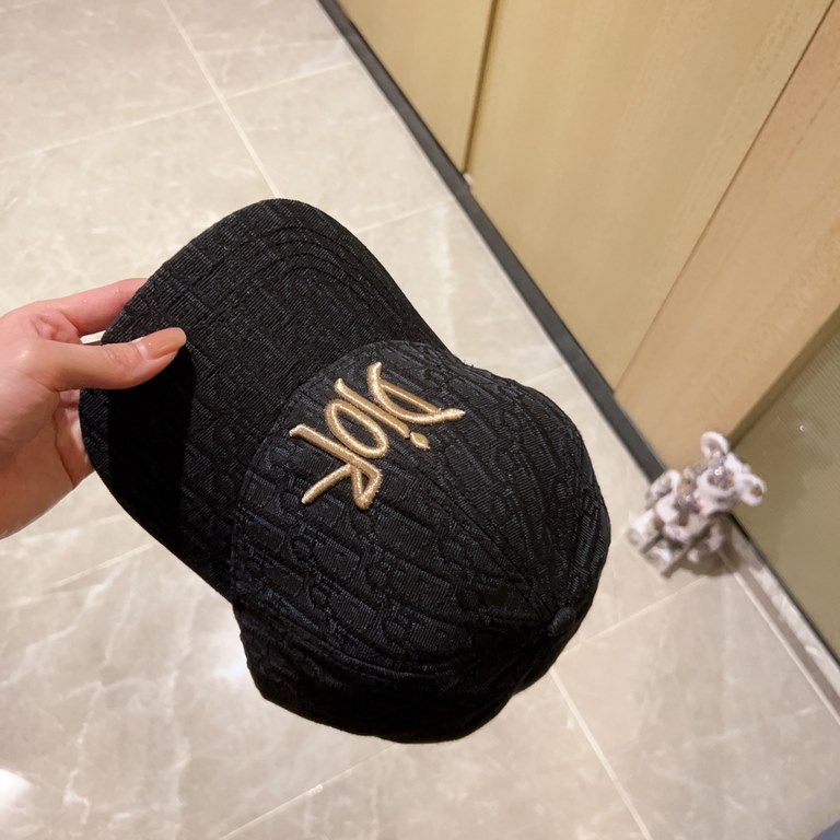 with dust bag [DIOR Dior] 2023 new gold silk embroidered baseball cap, new shipments, big name models are super good with, hurry up and get it!