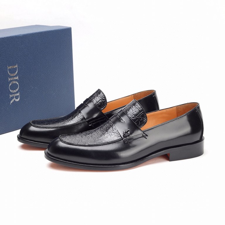 Dior Derby Shoes｜Leather soled formal shoes｜Meticulously crafted in open-edge beaded cowhide｜Water dyed cowhide lining｜With classic lace-up closure｜Side embossed logo｜Sheeny stacked heel for a touch of style｜Can be worn 