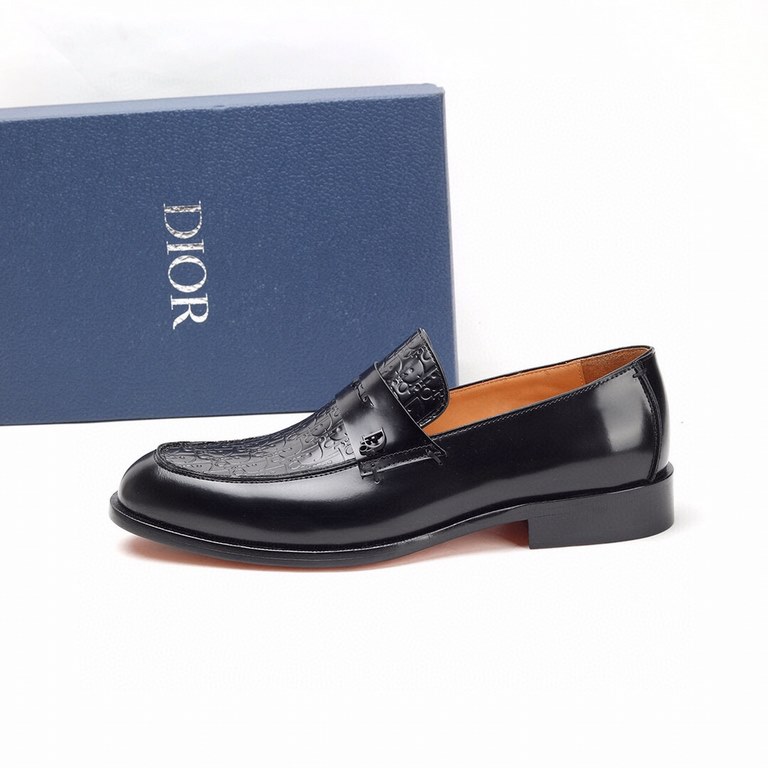 Dior Derby Shoes｜Leather soled formal shoes｜Meticulously crafted in open-edge beaded cowhide｜Water dyed cowhide lining｜With classic lace-up closure｜Side embossed logo｜Sheeny stacked heel for a touch of style｜Can be worn 