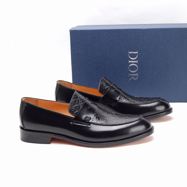 Dior Derby Shoes｜Leather soled formal shoes｜Meticulously crafted in open-edge beaded cowhide｜Water dyed cowhide lining｜With classic lace-up closure｜Side embossed logo｜Sheeny stacked heel for a touch of style｜Can be worn 