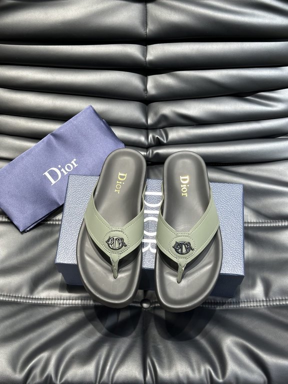 Dio~ High-end men's summer slippers, upper material head layer cowhide, original hardware decoration, private mold outsole, perfect details, showing the big style, casual loose comfortable type, high quality boutique, su