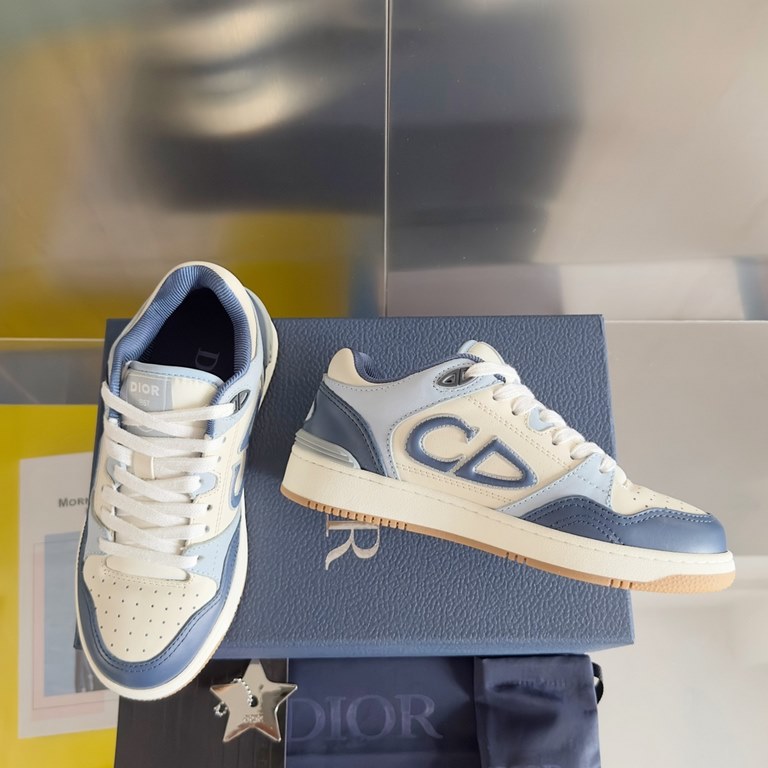 Top version low topDior Dior B57 Collection Couple's Casual Sneakers CD Skateboarding ShoesOriginal Purchase Developed Made This B57 mid-top sneaker is new to the Spring 2014 menswear collection, reinterpreting the baske