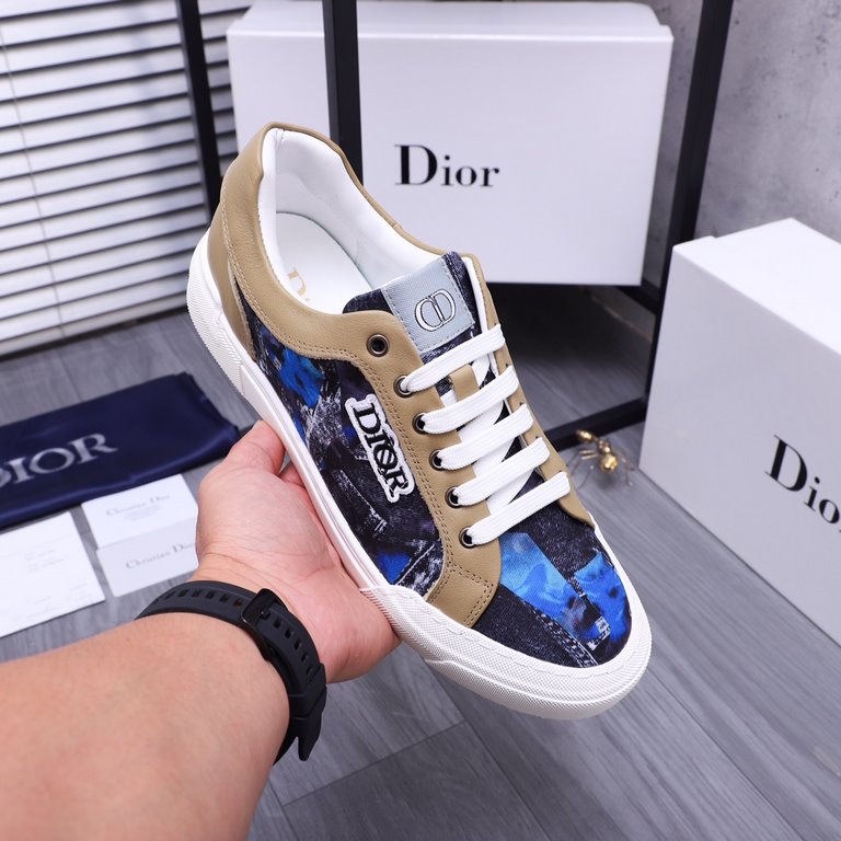 Brand Dior Casual ShoesSize 38-44Material Selected cowhide upper, sheepskin lining    original outsole