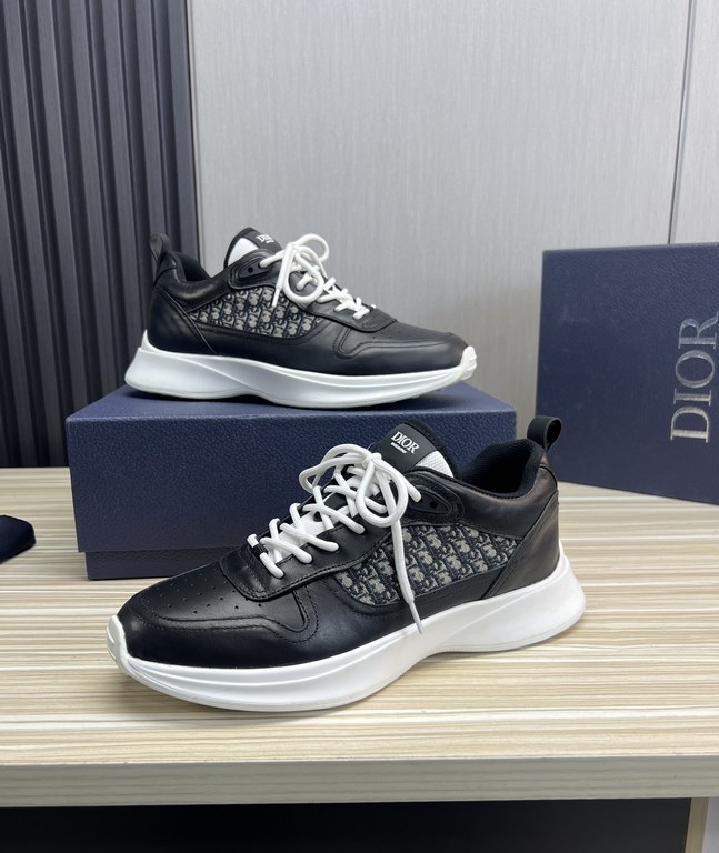 Factory   DIOR.Dior Couple's Hot Sale The new trend is destined to be a mainstream super single  .  upper using exclusive customized original cowhide material   cow game meat splicing brand special LOGO fabrics  outsole 