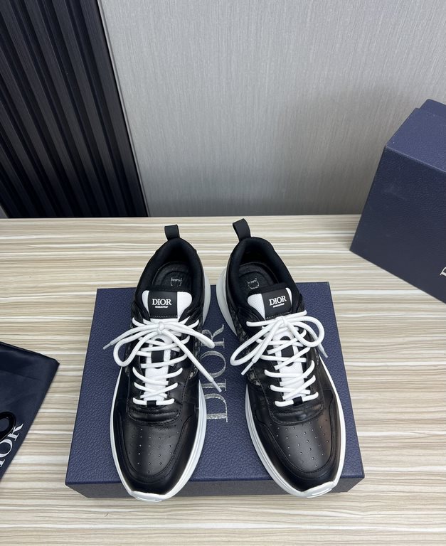 Factory   DIOR.Dior Couple's Hot Sale The new trend is destined to be a mainstream super single  .  upper using exclusive customized original cowhide material   cow game meat splicing brand special LOGO fabrics  outsole 