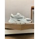 Dior Dior B22 Men's Jogging Fashion SneakersThis piece draws inspiration from vintage joggers. Featuring a chunky low-top design, the upper is made from selected cowhide leather and mesh fabric with a black and white emb