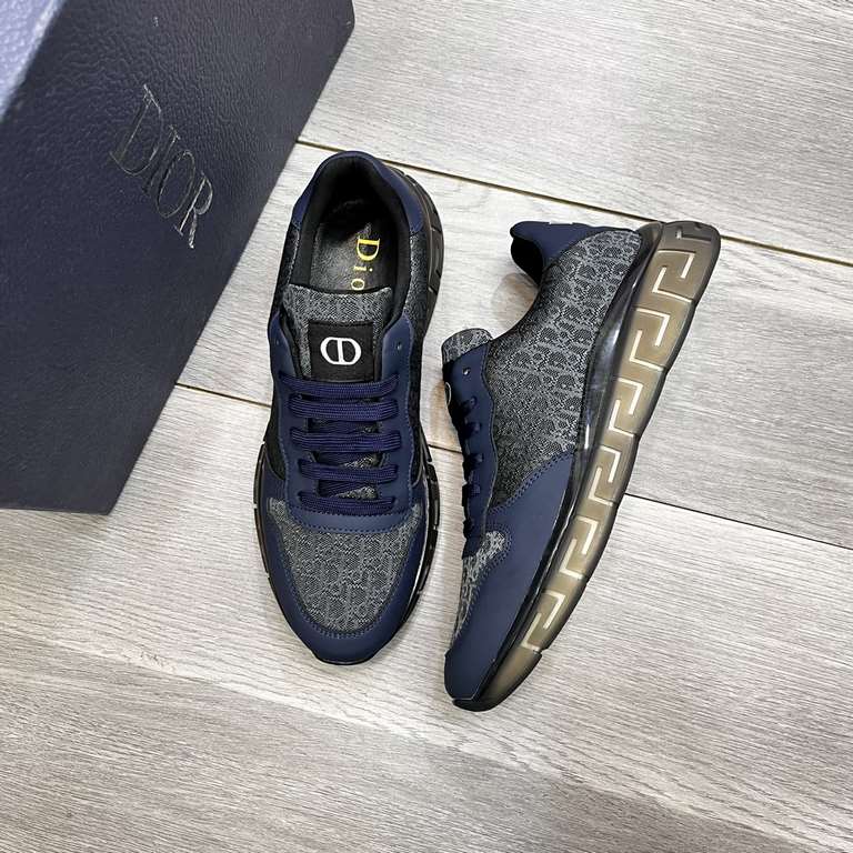 Factory   Dior's latest models of casual sneakers     Casual fashion explosion,   version of the simple atmosphere,   fabric using imported cowhide leather with the original fabric,   breathable mesh lining, the original