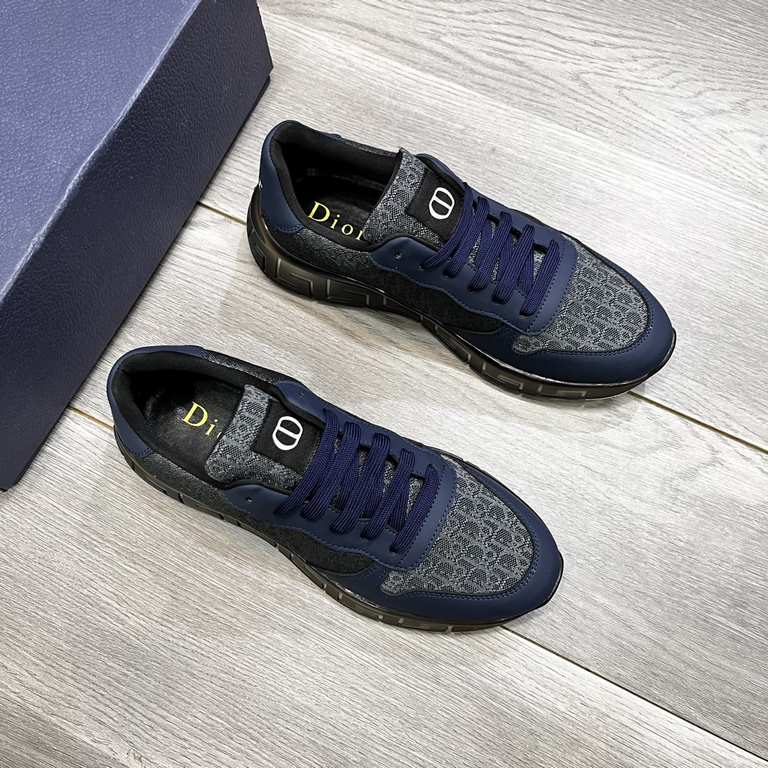 Factory   Dior's latest models of casual sneakers     Casual fashion explosion,   version of the simple atmosphere,   fabric using imported cowhide leather with the original fabric,   breathable mesh lining, the original