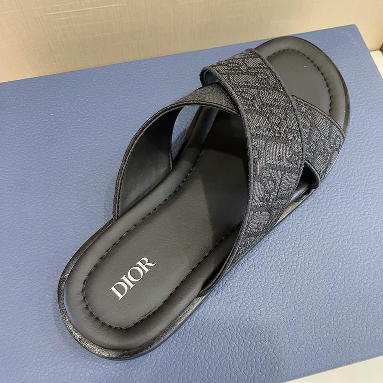 DioГ Alias Men's SlippersThis Alias sandal is new for Summer 2023 and shows off casual elegance. Meticulously crafted from grained cowhide leather, Oblique printed fabric and cowhide lining! Crossover strap design with m