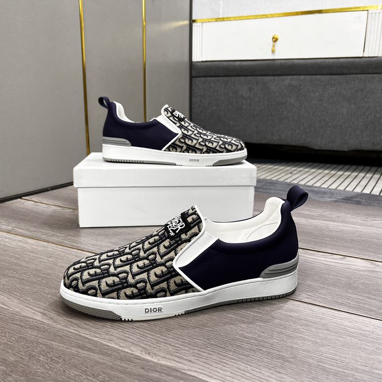 Factory   Dior new casual sneakers     Casual fashion explosion,   version of the simple atmosphere,   The fabric is made of imported cowhide leather with cloth,   sheepskin lining, the original wear-resistant rubber out