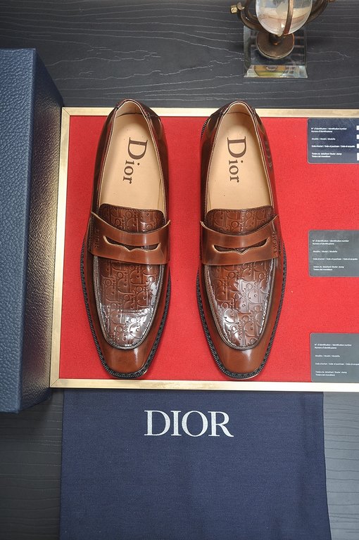 Factory   [Dior] (cowhide lining) Dior original 11 high quality factory, imported original material, imported version of the original cowhide, cowhide lining, the original TPU outsole, yardage 38-44