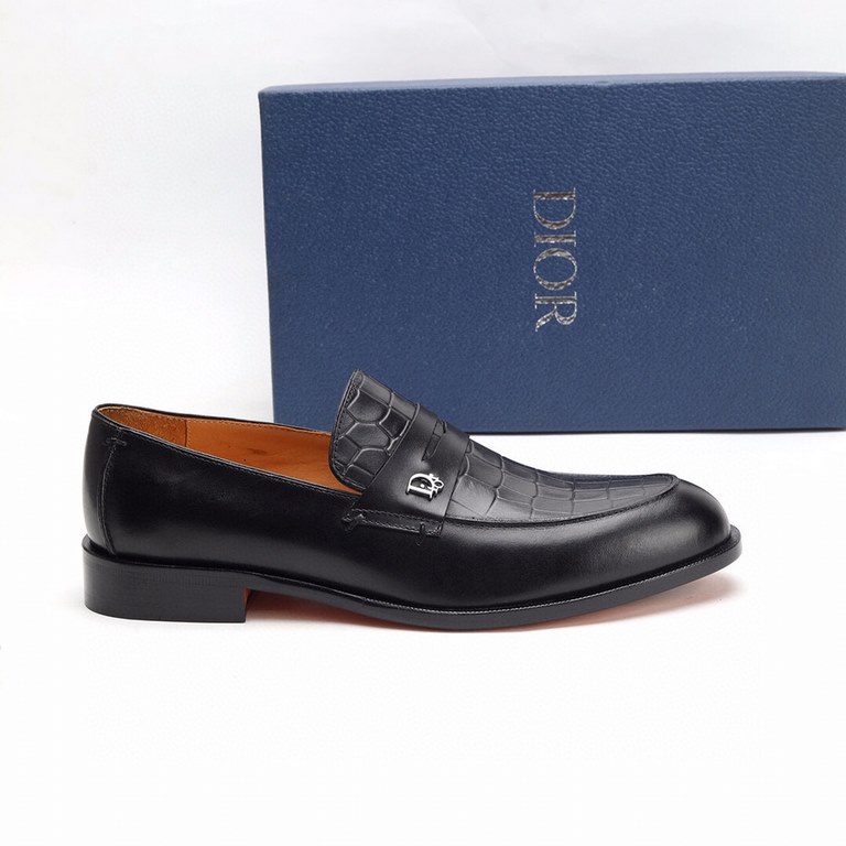 Dior Derby Shoes｜Leather soled formal shoes｜Meticulously crafted in open-edge beaded cowhide｜Water dyed cowhide lining｜With classic lace-up closure｜Side embossed logo｜Sheeny stacked heel for a touch of style｜Can be worn 