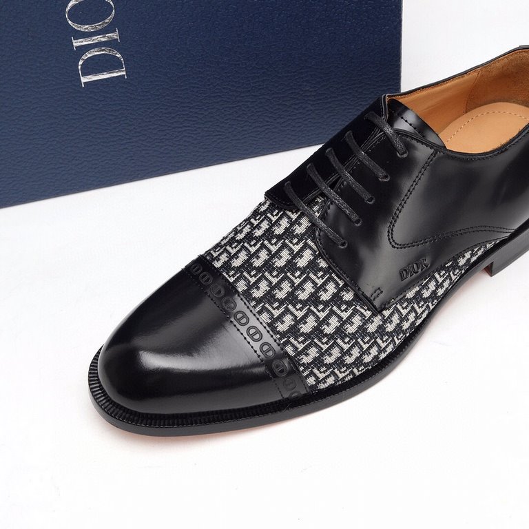 Dior Derby Shoes｜Leather soled formal shoes｜Meticulously crafted in open-edge beaded cowhide｜Water dyed cowhide lining｜With classic lace-up closure｜Side embossed logo｜Sheeny stacked heel for a touch of style｜Can be worn 